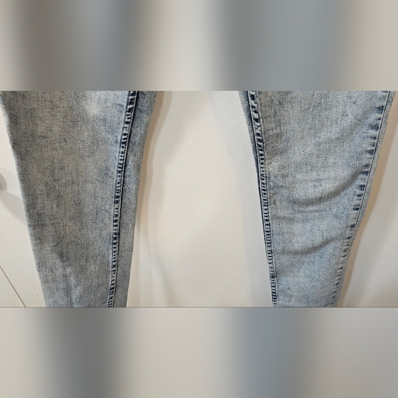 Guess Jeans Women's Low Rise Skinny Jeans Light Blue Size 28 - Picture 8 of 16